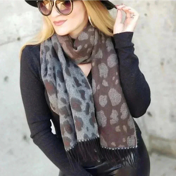Animal Print Scarf - Picture 4 of 5